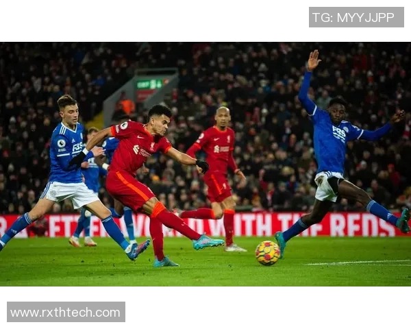 足球明星球员精彩赢球瞬间回顾与庆祝动作分析